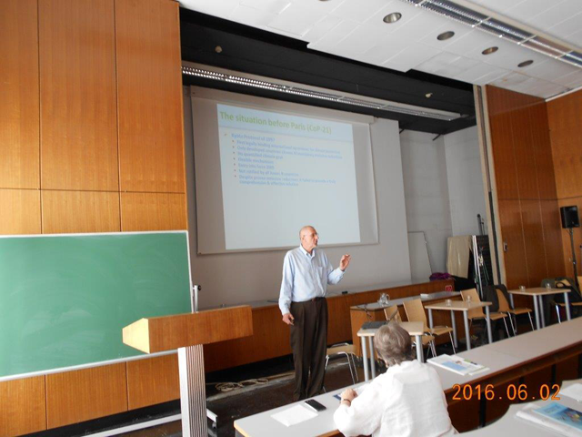 Univ. Prof. Dr. H-Holger Rogner